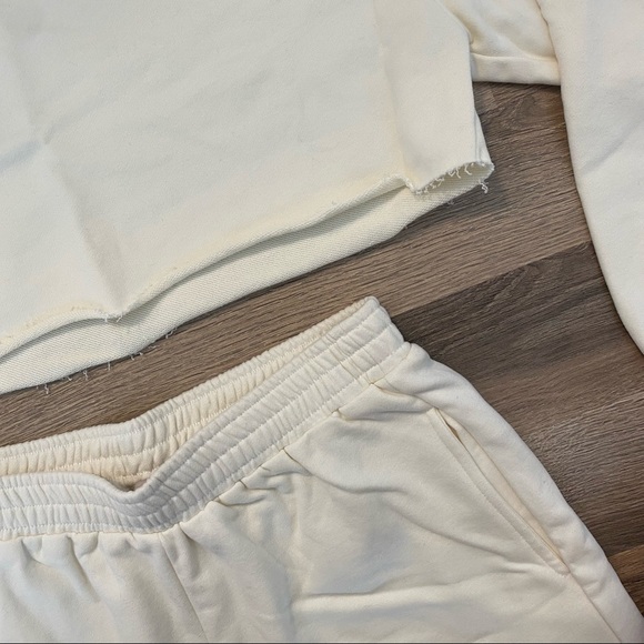 Cream Cropped Crewneck & Shorts Set - Picture 4 of 8